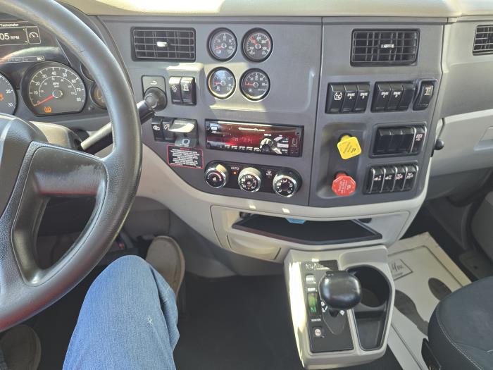 2020 Peterbilt 567-8