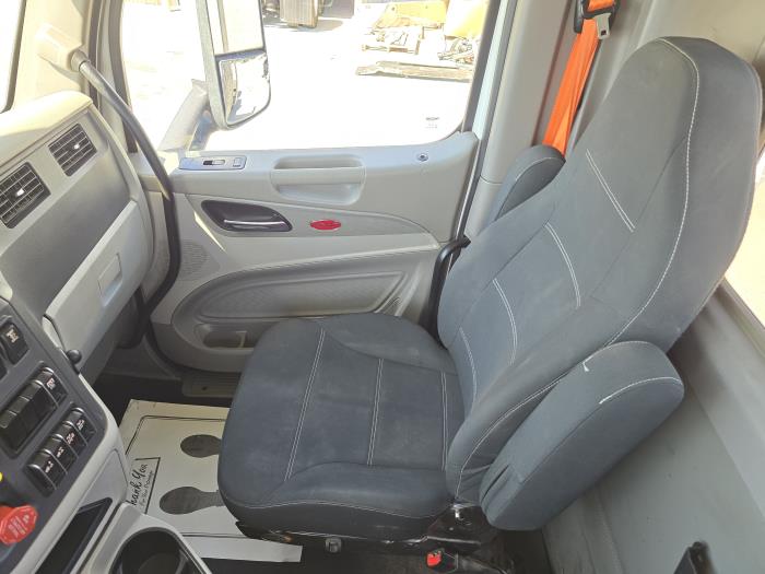 2020 Peterbilt 567-7