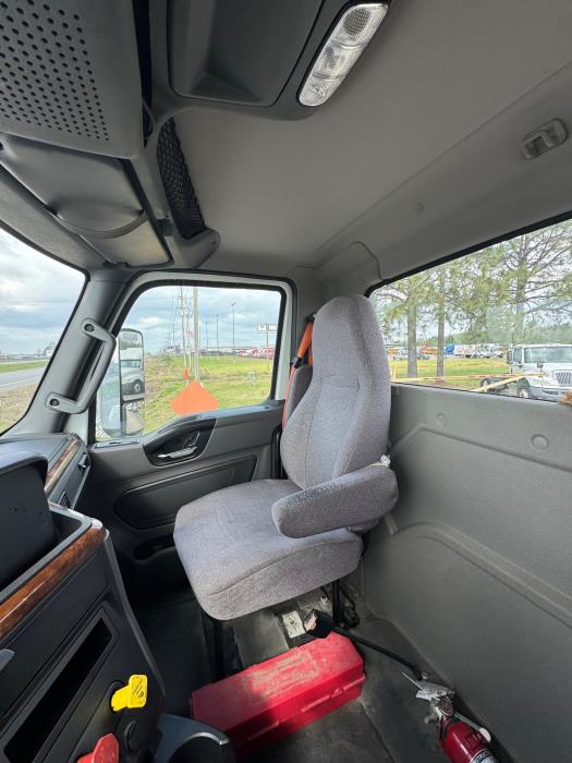 2019 International RH613-16