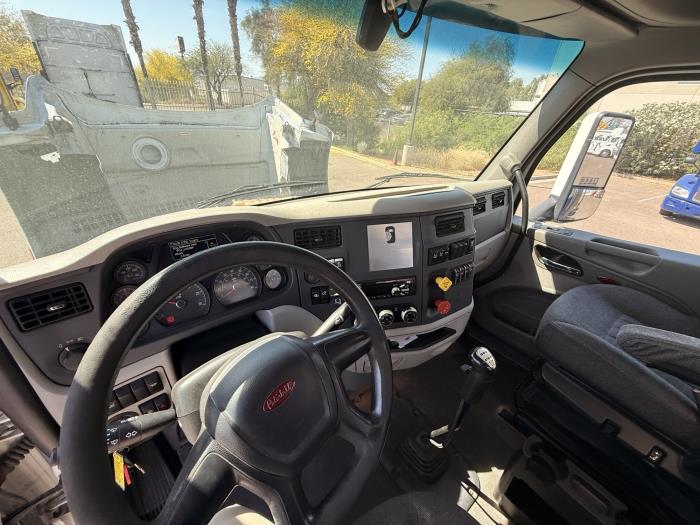 2020 Peterbilt 579-12