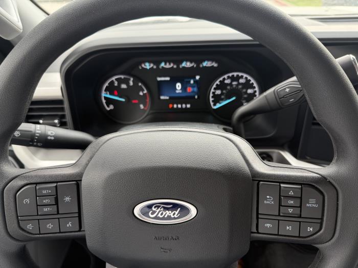 2025 Ford F-550-16
