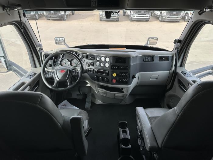 2021 Peterbilt 579-5
