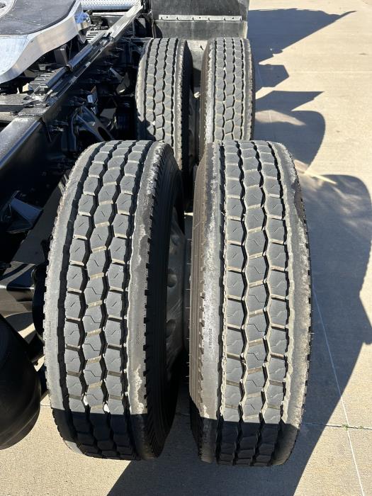 2021 Peterbilt 579-18