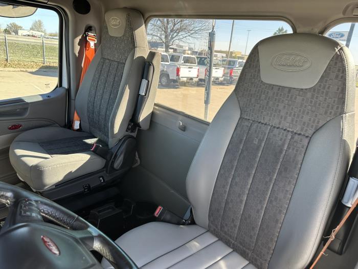 2021 Peterbilt 579-10