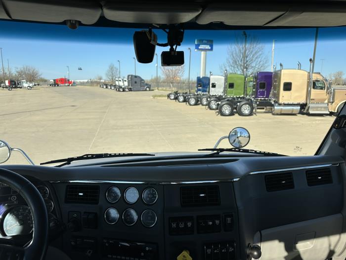 2021 Peterbilt 579-9