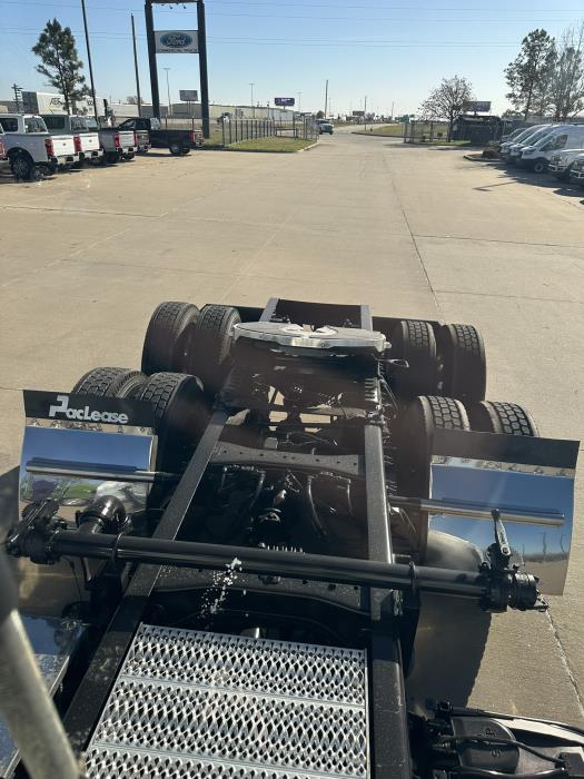 2021 Peterbilt 579-16