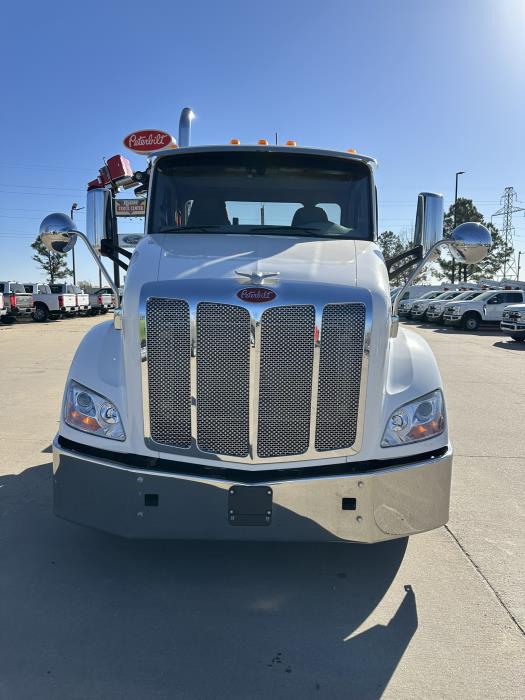 2021 Peterbilt 579-4