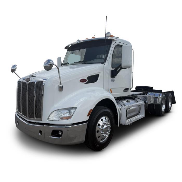 2019 Peterbilt 579 - image 2