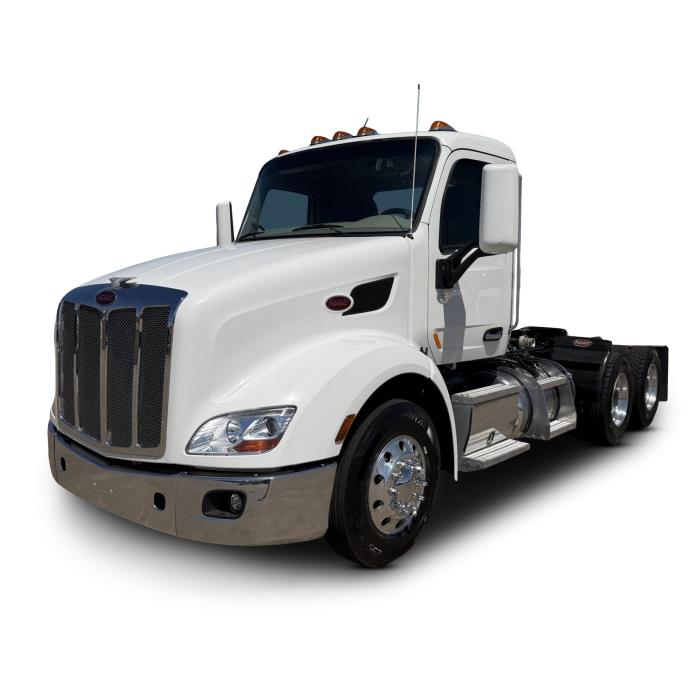 2020 Peterbilt 579 - image 2