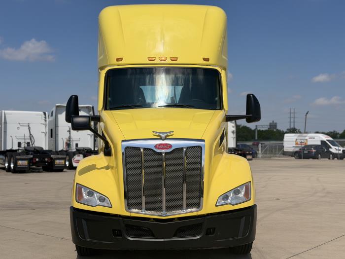 2022 Peterbilt 579-3