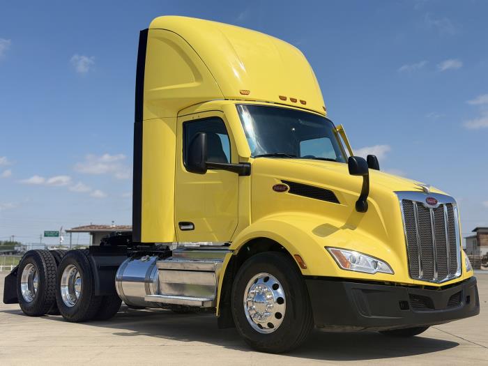 2022 Peterbilt 579-4