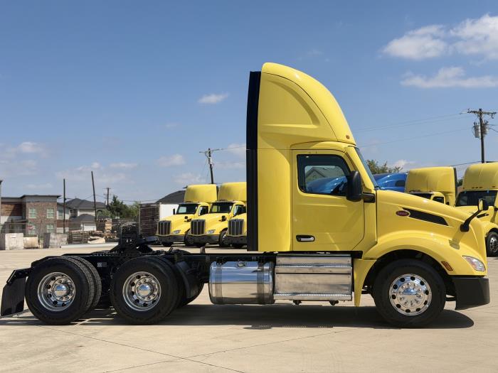 2022 Peterbilt 579-5