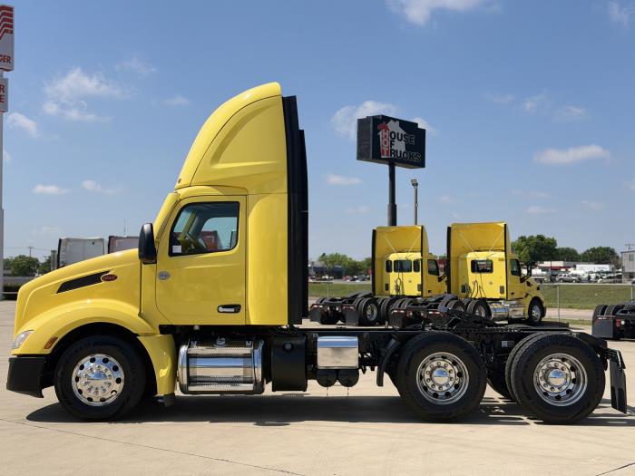 2022 Peterbilt 579-9