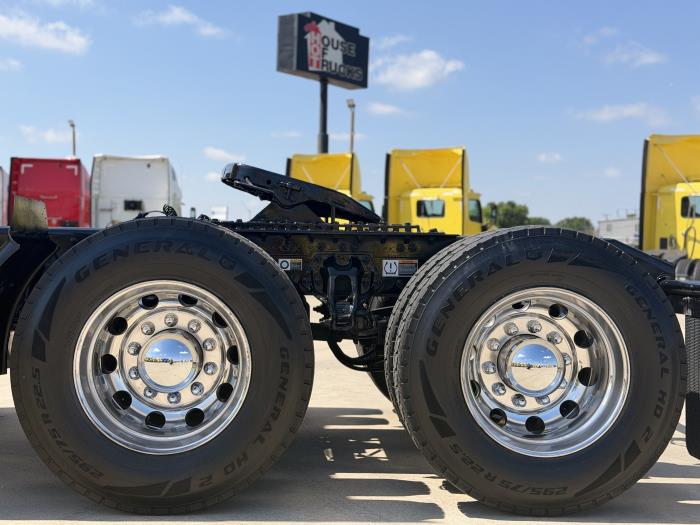 2022 Peterbilt 579-13