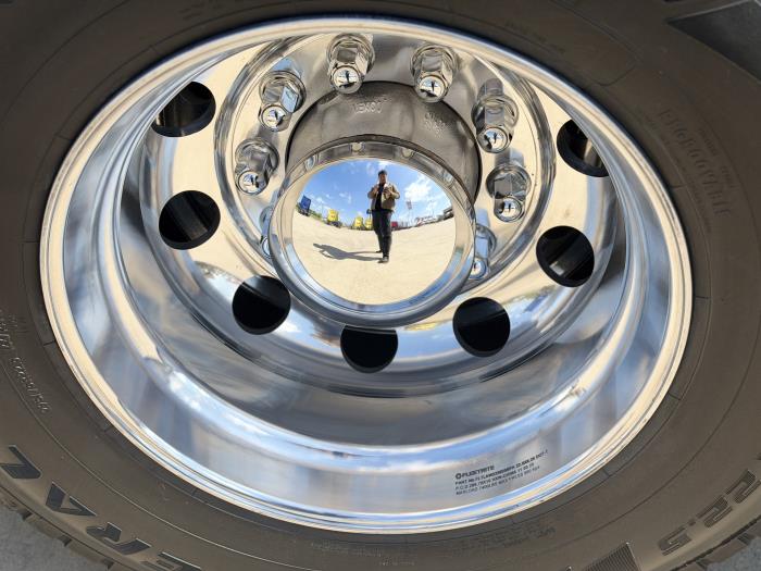 2022 Peterbilt 579-16