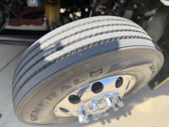 2022 Peterbilt 579-18