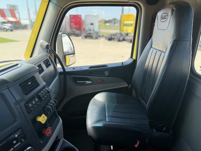 2022 Peterbilt 579-26