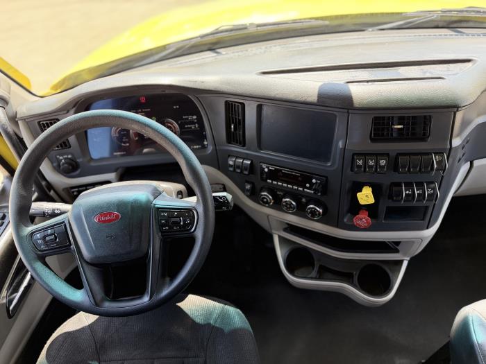 2022 Peterbilt 579-30