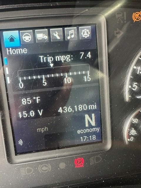 2022 Freightliner Cascadia-1