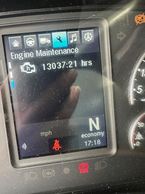 2022 Freightliner Cascadia-2