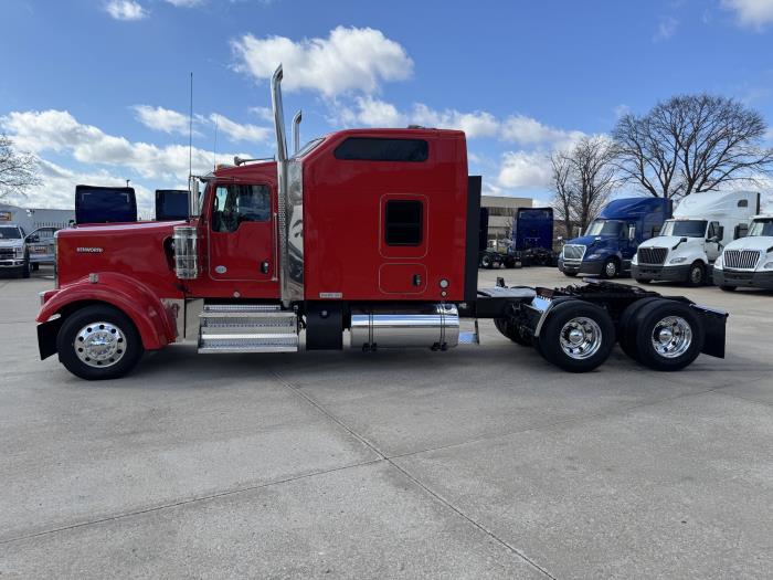2022 Kenworth W900L-1