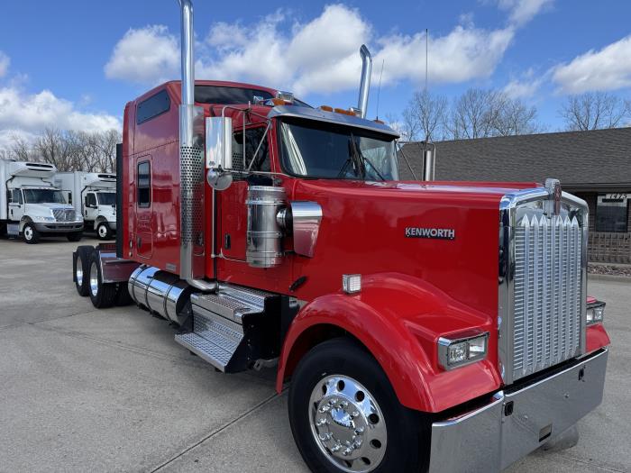 2022 Kenworth W900L-3