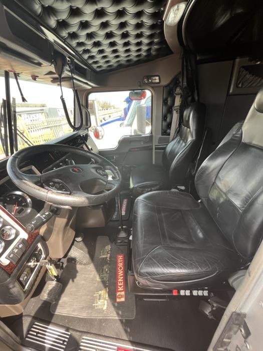 2022 Kenworth W900L-5