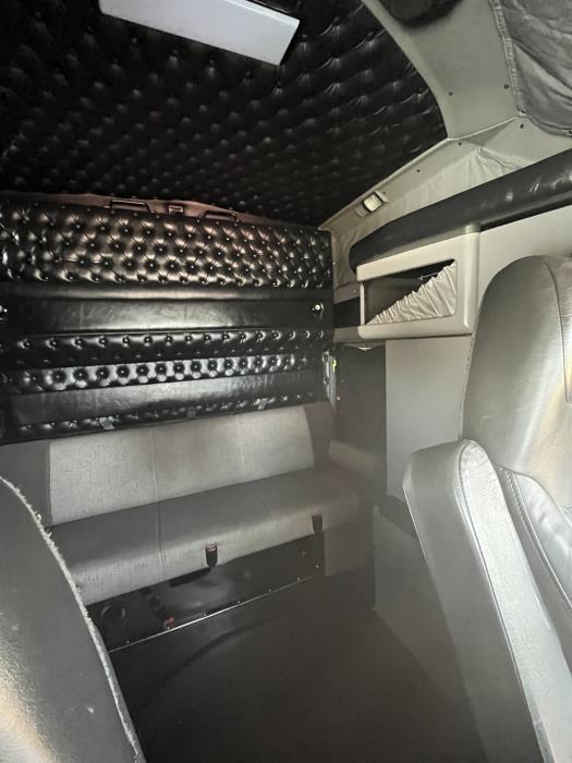 2022 Kenworth W900L-7