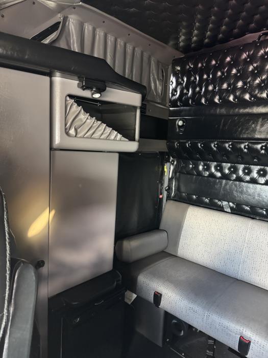 2022 Kenworth W900L-10