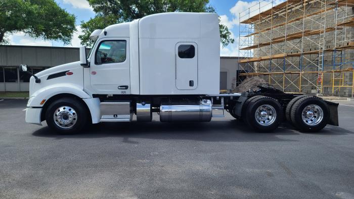 2022 Peterbilt 579-1
