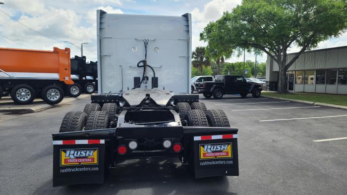 2022 Peterbilt 579-4