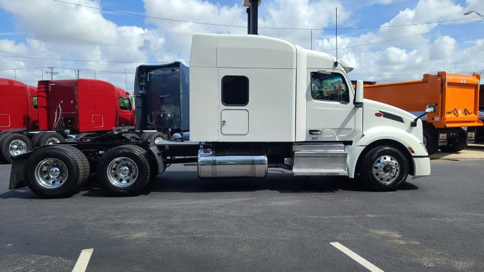 2022 Peterbilt 579-7