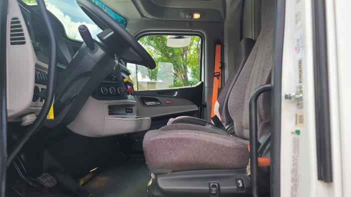 2022 Peterbilt 579-14