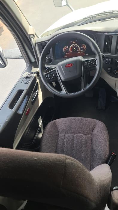 2022 Peterbilt 579-16