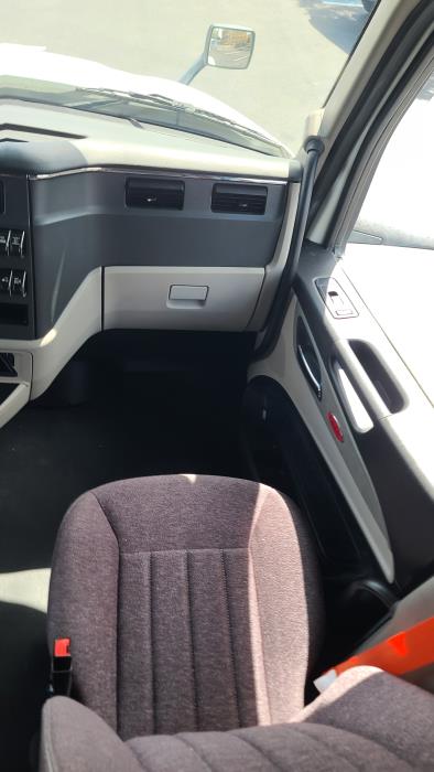 2022 Peterbilt 579-17