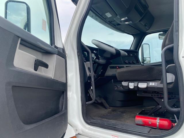 2021 Freightliner Cascadia-5