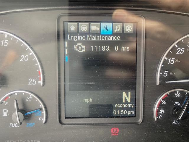 2021 Freightliner Cascadia-8