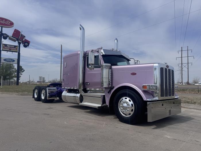 2027 Peterbilt 589-4