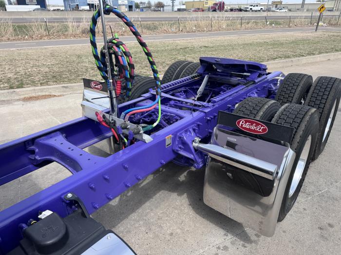 2027 Peterbilt 589-14