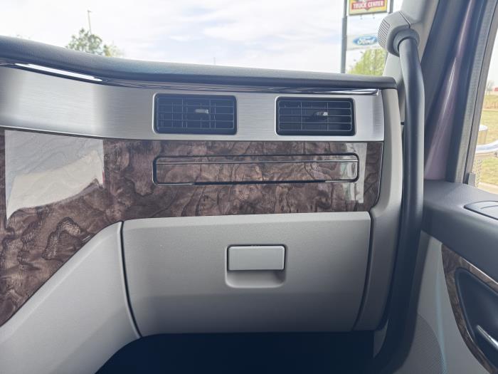 2027 Peterbilt 589-20