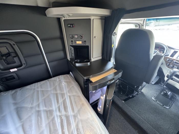 2027 Peterbilt 589-29