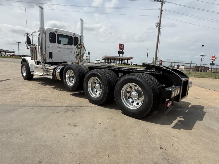 2027 Peterbilt - image 16