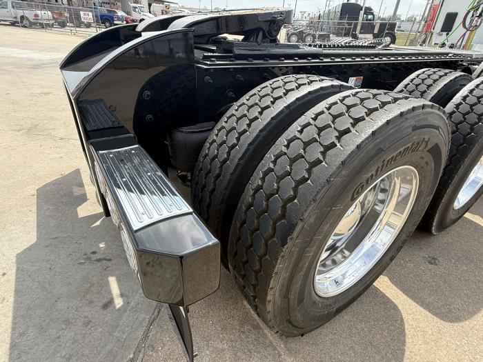 2027 Peterbilt - image 21