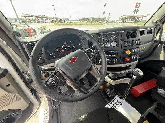 2027 Peterbilt - image 24
