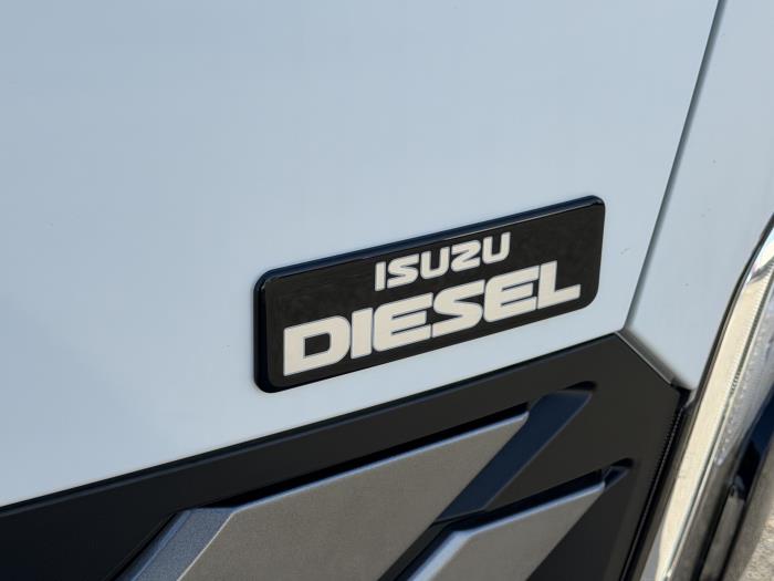 2025 Isuzu NPR-HD-11