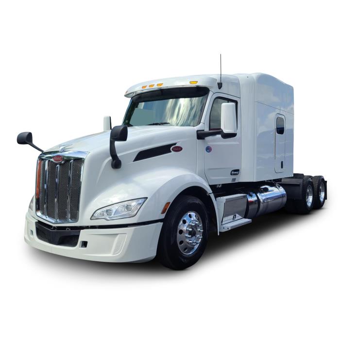 2022 Peterbilt 579 - image 1
