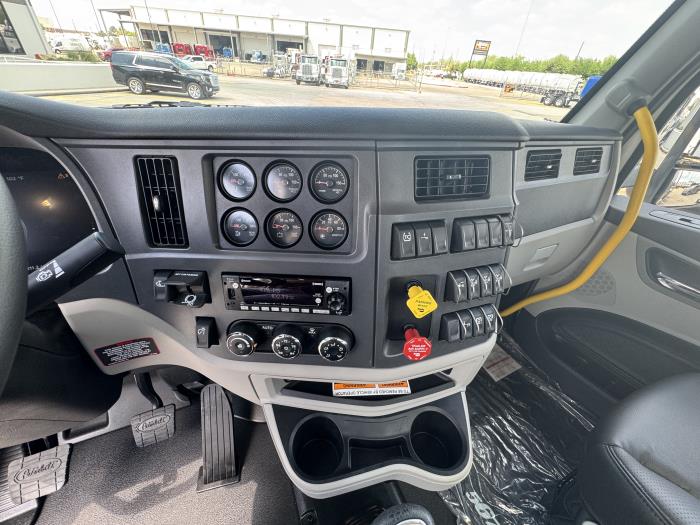 2027 Peterbilt 567 - image 18