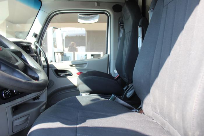 2022 Peterbilt 579-8