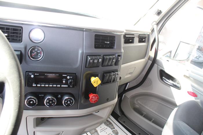 2022 Peterbilt 579-10