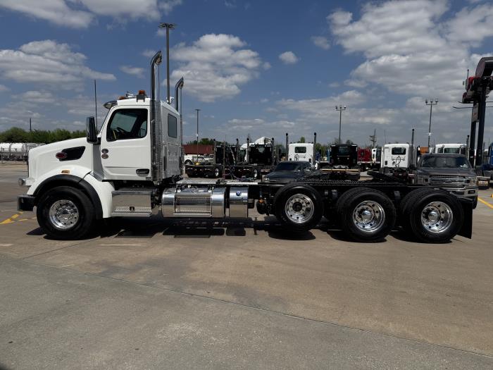 2027 Peterbilt 567 - image 5